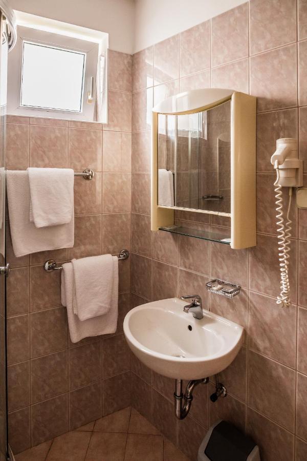 Hotel Carlstadt Karlovac Extérieur photo