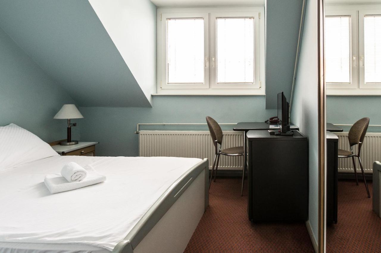 Hotel Carlstadt Karlovac Extérieur photo